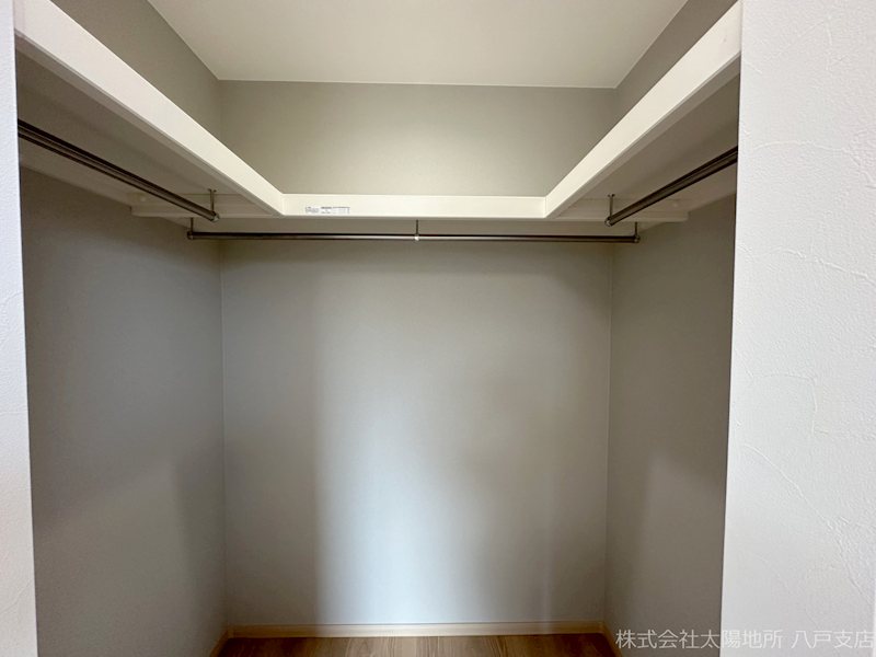 八戸市新井田西　B棟 内観写真（収納）