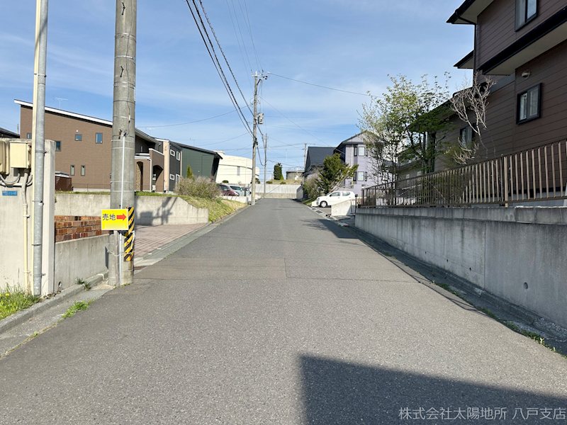 八戸市南白山台2丁目C区画　売土地 現地写真（前面道路含む現地写真）