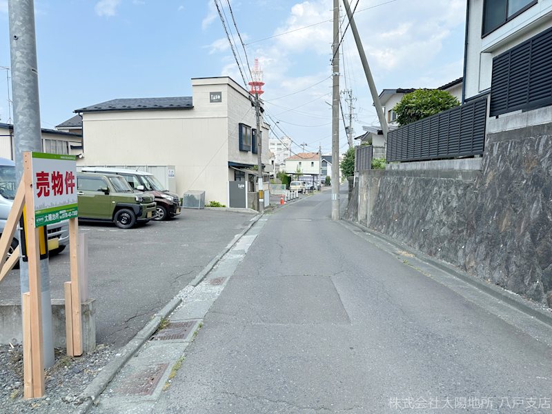 八戸市柏崎1丁目　売土地 現地写真（前面道路含む現地写真）