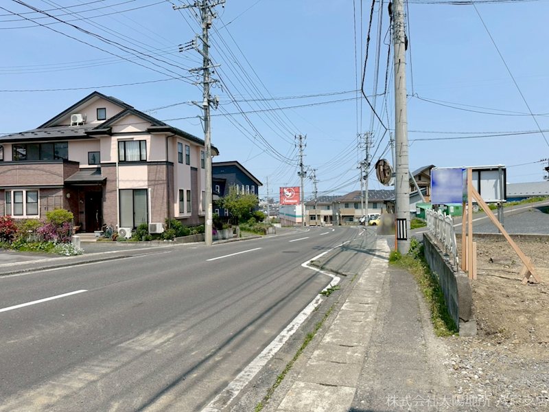 八戸市吹上5丁目　売土地 現地写真（前面道路含む現地写真）