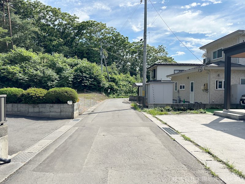八戸市大字田面木字長者森　中古戸建 現地写真（前面道路含む現地写真）