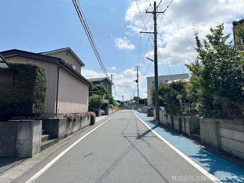 八戸市大字妙字市子林　売土地 現地写真（前面道路含む現地写真）