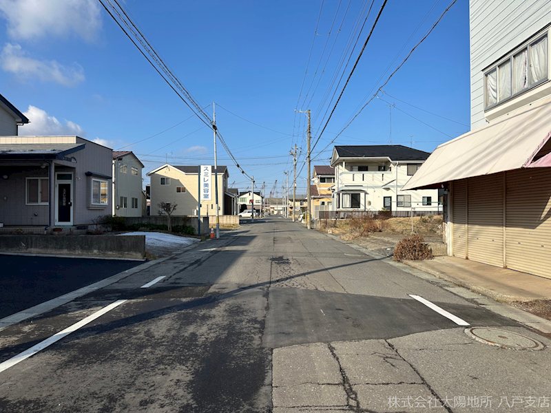 八戸市江陽第8　2号棟 現地写真（前面道路含む現地写真）