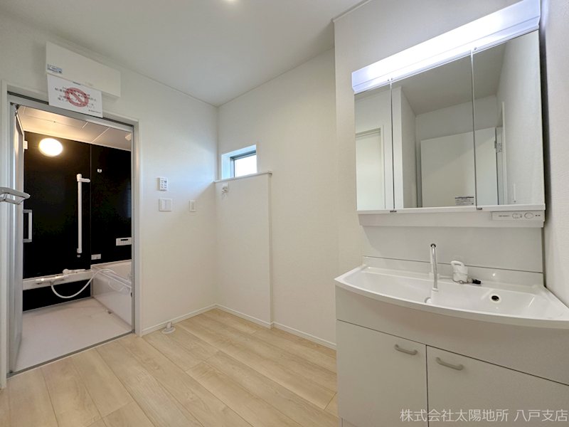 八戸市江陽第8　2号棟 内観写真（洗面台・洗面所）