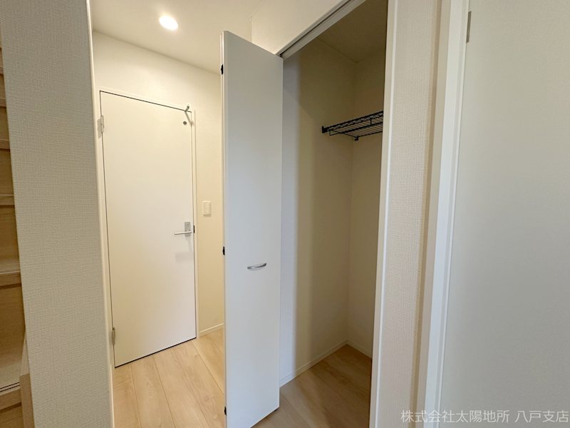 八戸市江陽第8　2号棟 内観写真（収納）