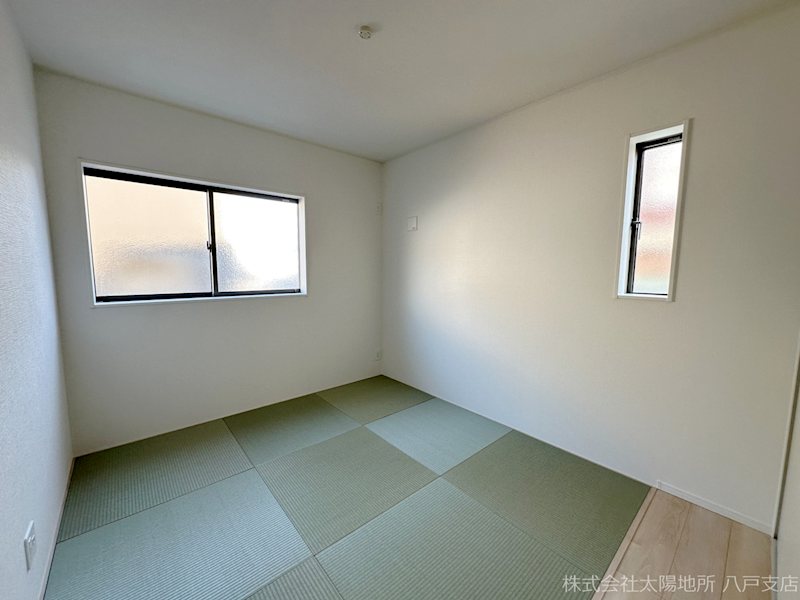八戸市江陽第8　3号棟 内観写真（リビング以外の居室）