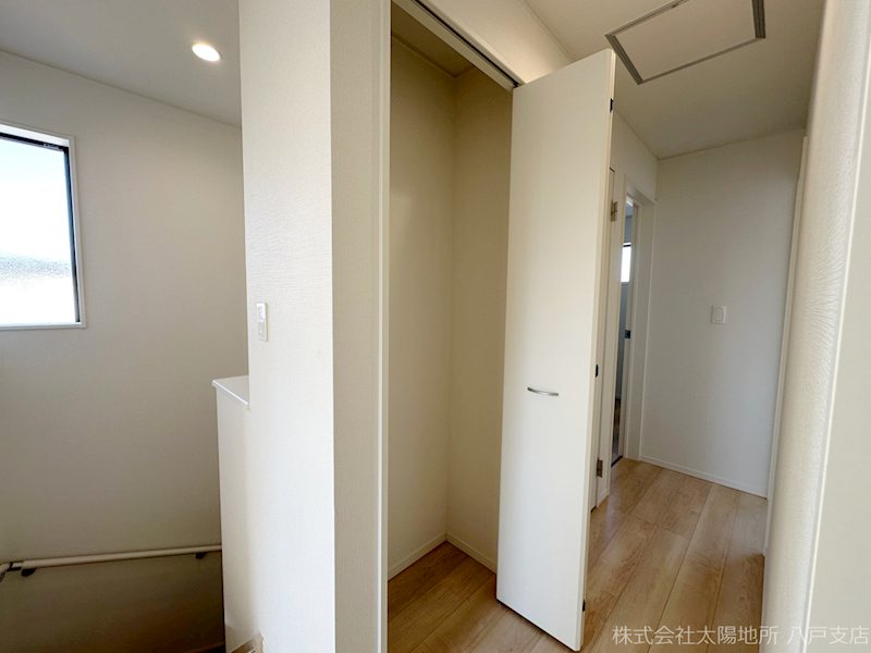八戸市江陽第8　4号棟 内観写真（収納）