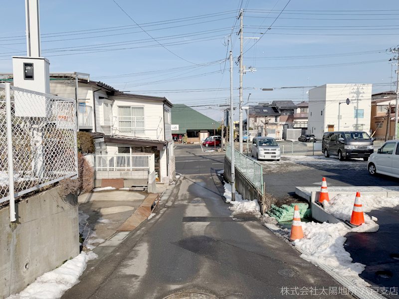 八戸市根城　A棟 現地写真（前面道路含む現地写真）