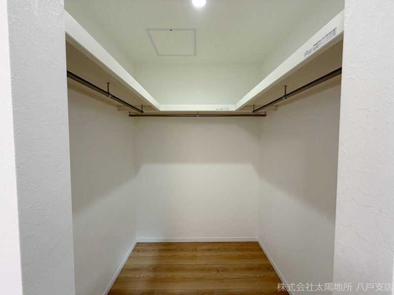 八戸市根城　A棟 内観写真（収納）