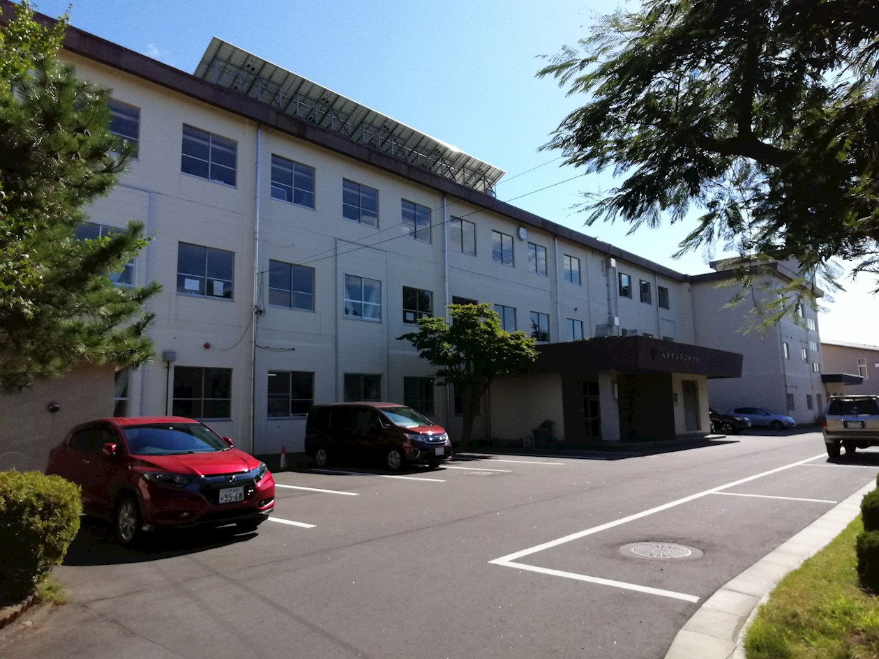 八戸市長根　B棟 中学校