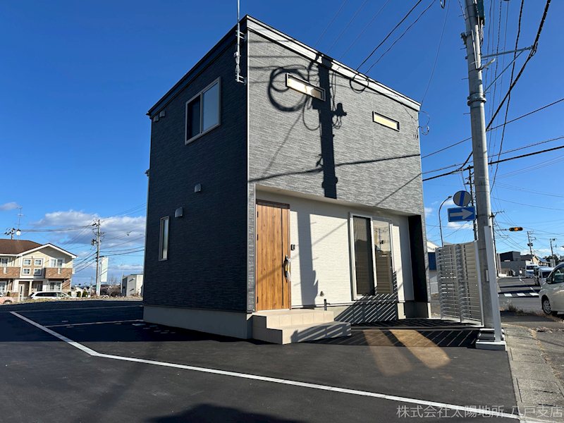 八戸市長根　D棟 現地写真（駐車場）