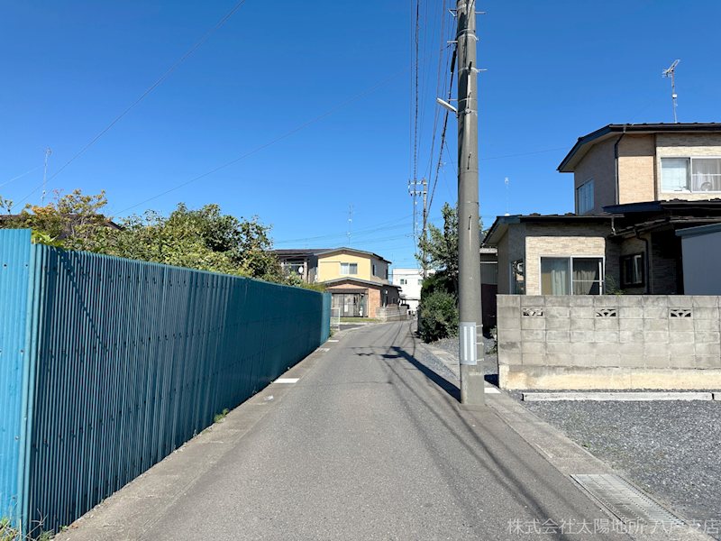 八戸市湊高台6丁目　売土地 現地写真（前面道路含む現地写真）