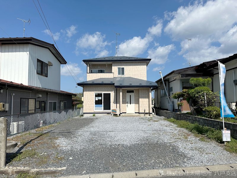 八戸市大字妙字間山　中古戸建 現地写真（駐車場）