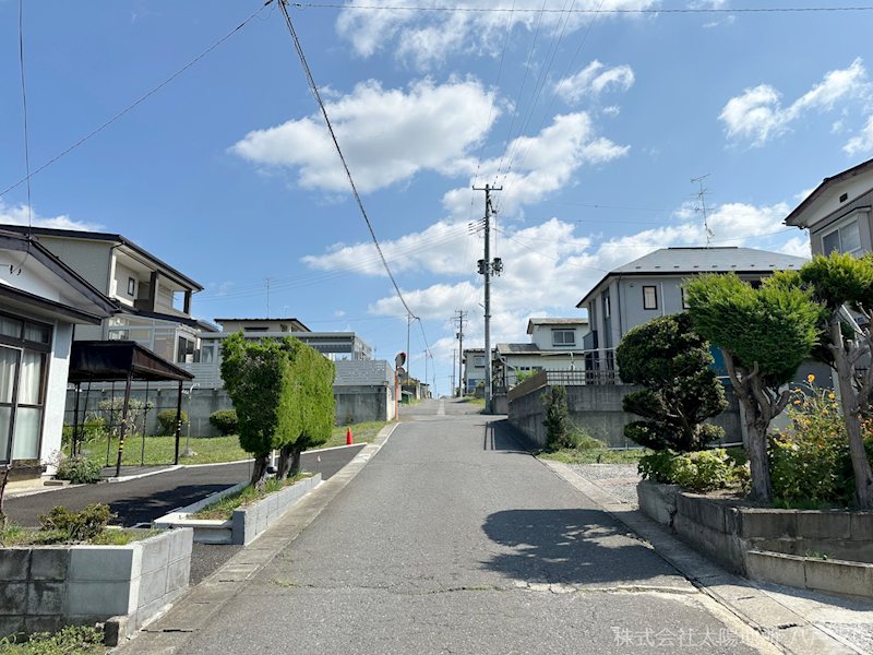 八戸市大字妙字間山　中古戸建 現地写真（前面道路含む現地写真）