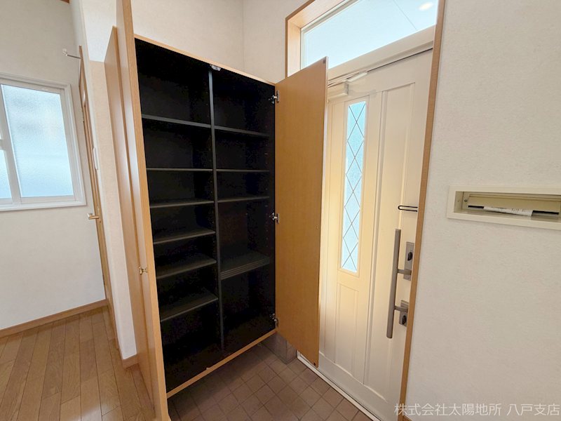 八戸市大字妙字間山　中古戸建 内観写真（収納）