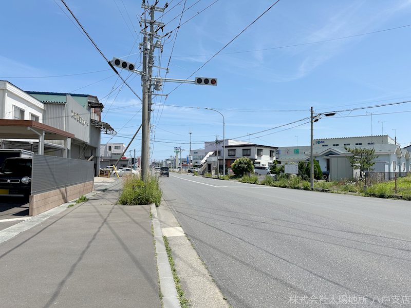 八戸市沼館2丁目　売土地 現地写真（前面道路含む現地写真）