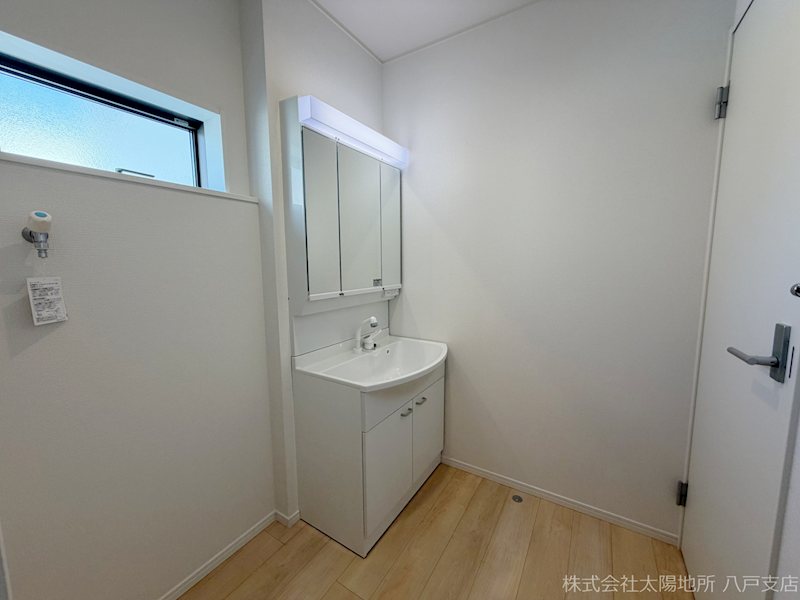 八戸市石堂第11　2号棟 内観写真（洗面台・洗面所）