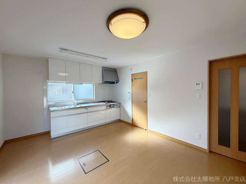 八戸市南白山台二丁目　中古戸建 内観写真（リビング）
