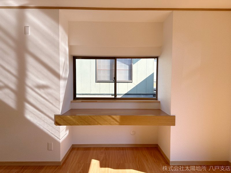 上北郡六戸町小松ケ丘4丁目　中古戸建 内観写真（リビング）