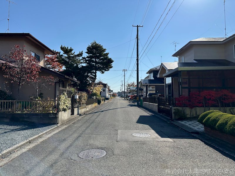 上北郡六戸町小松ケ丘4丁目　中古戸建 現地写真（前面道路含む現地写真）