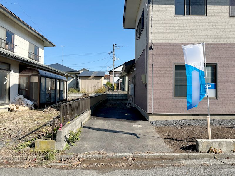 上北郡六戸町小松ケ丘4丁目　中古戸建 現地写真（駐車場）