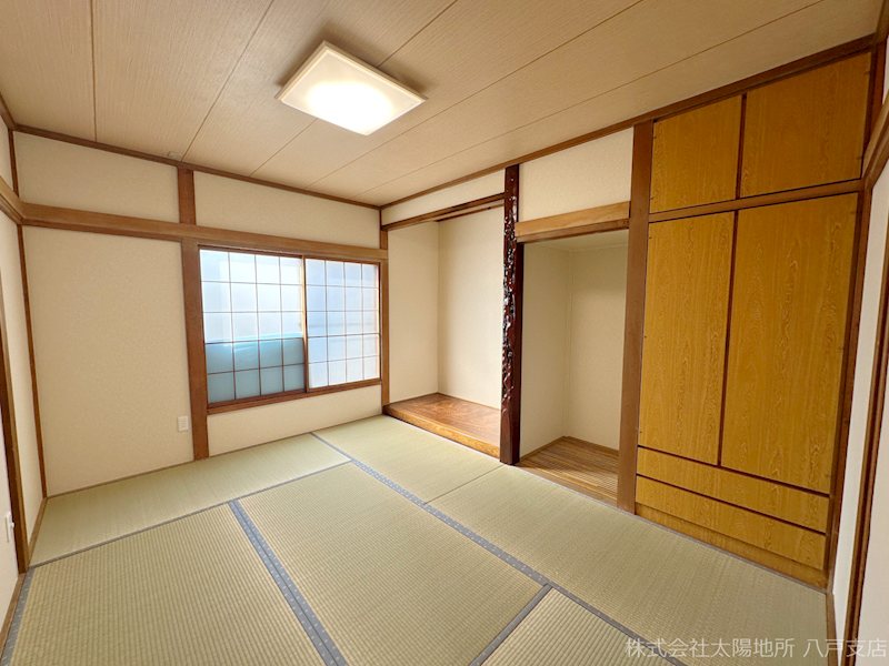 上北郡六戸町小松ケ丘4丁目　中古戸建 内観写真（リビング以外の居室）