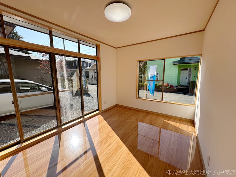 上北郡六戸町小松ケ丘4丁目　中古戸建 内観写真（リビング以外の居室）