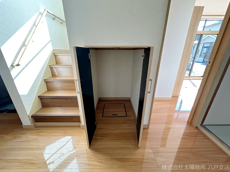 上北郡六戸町小松ケ丘4丁目　中古戸建 内観写真（収納）
