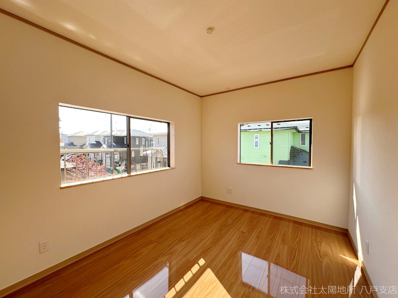 上北郡六戸町小松ケ丘4丁目　中古戸建 内観写真（リビング以外の居室）