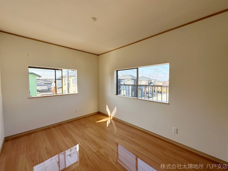 上北郡六戸町小松ケ丘4丁目　中古戸建 内観写真（リビング以外の居室）