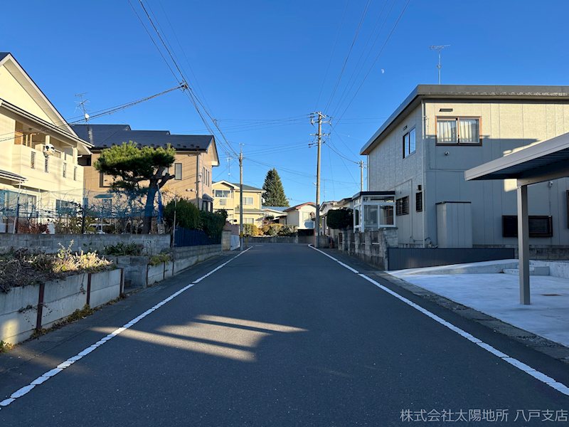 青森県八戸市妙油久保 現地写真（前面道路含む現地写真）