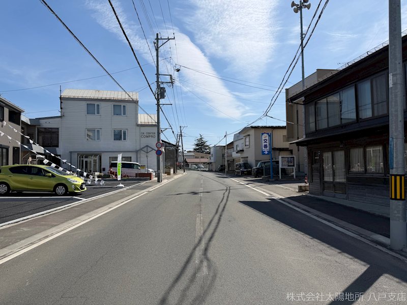 八戸市小中野第7　2号棟 現地写真（前面道路含む現地写真）