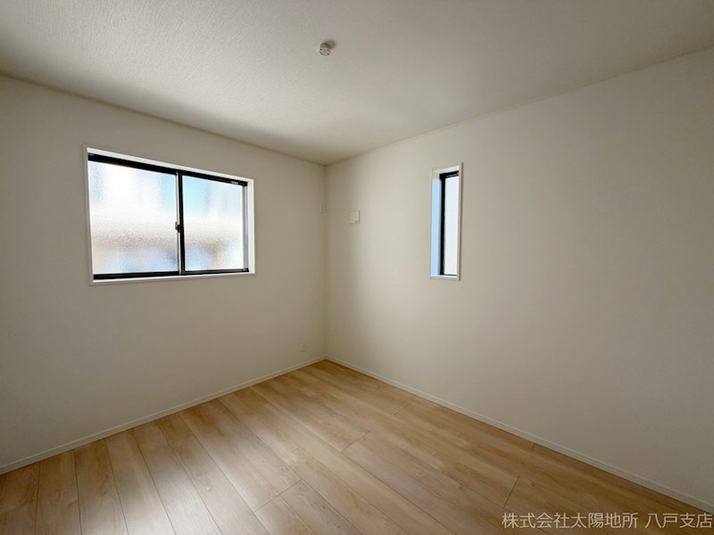 八戸市小中野第7　2号棟 内観写真（リビング以外の居室）