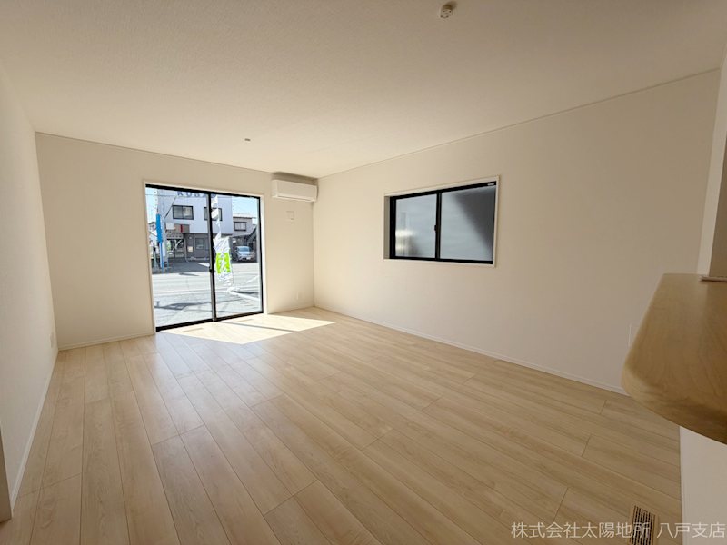 八戸市小中野第7　4号棟 内観写真（リビング）