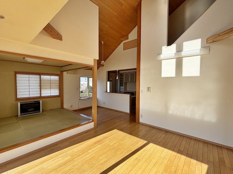 平川市南田中北原中古住宅 内観写真（リビング）