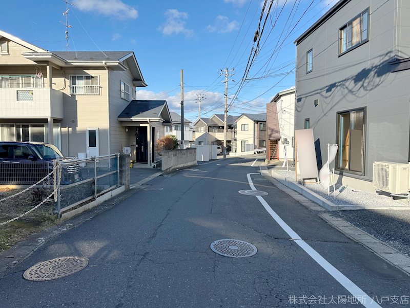八戸市根城9丁目　新築分譲住宅 現地写真（前面道路含む現地写真）