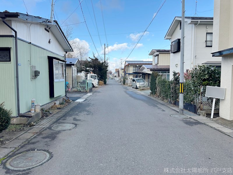 青森県八戸市根城６丁目 現地写真（前面道路含む現地写真）