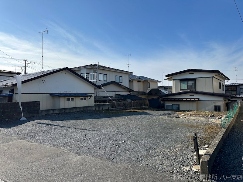 八戸市大字鮫町字ハン木沢　中古戸建 現地写真（駐車場）