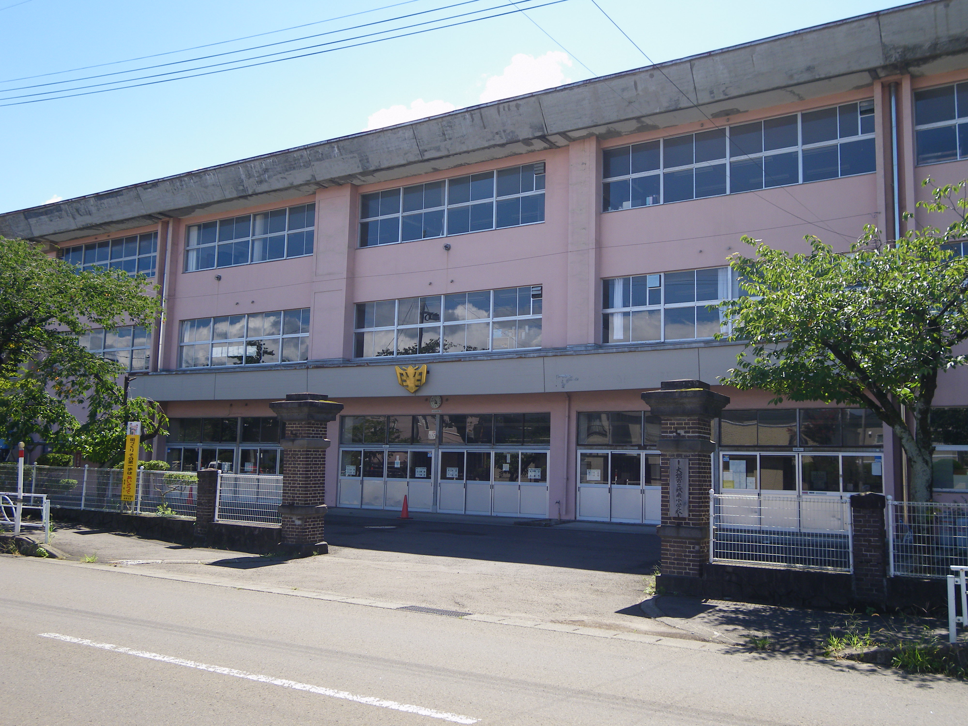 東台六丁目中古住宅 小学校