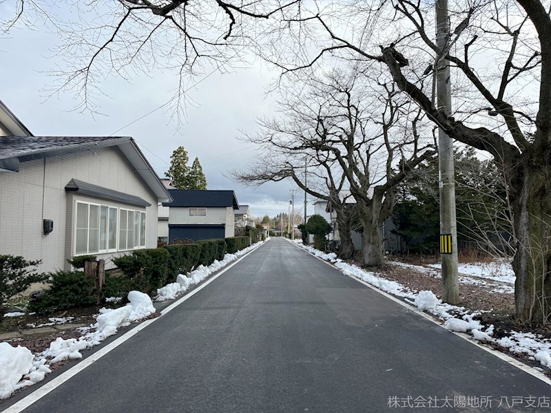 青森県上北郡七戸町上ノ山 現地写真（前面道路含む現地写真）
