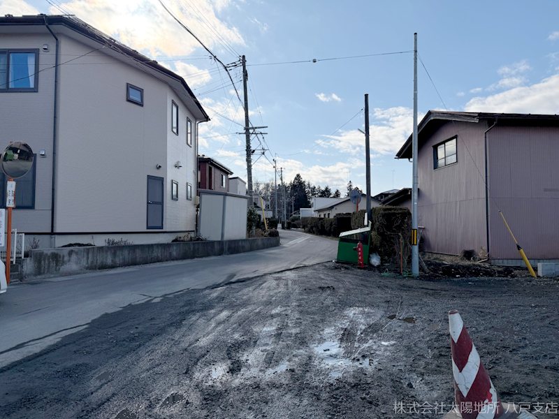 八戸市長者第6　2号棟 現地写真（前面道路含む現地写真）