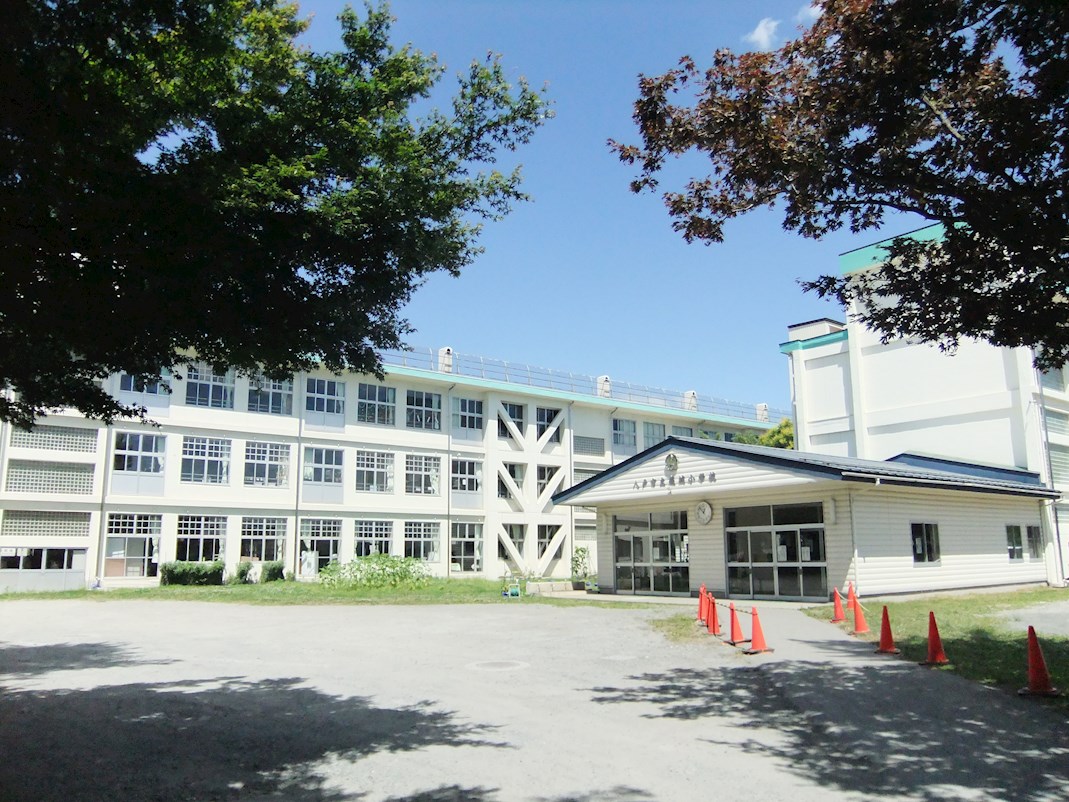 八戸市売市第4　3号棟 小学校