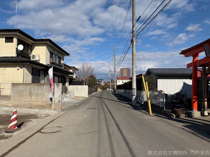 八戸市売市第4　4号棟 現地写真（前面道路含む現地写真）
