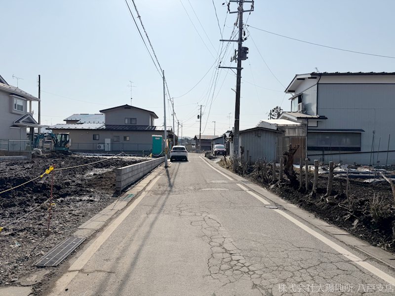 八戸市糠塚第4　2号棟 現地写真（前面道路含む現地写真）