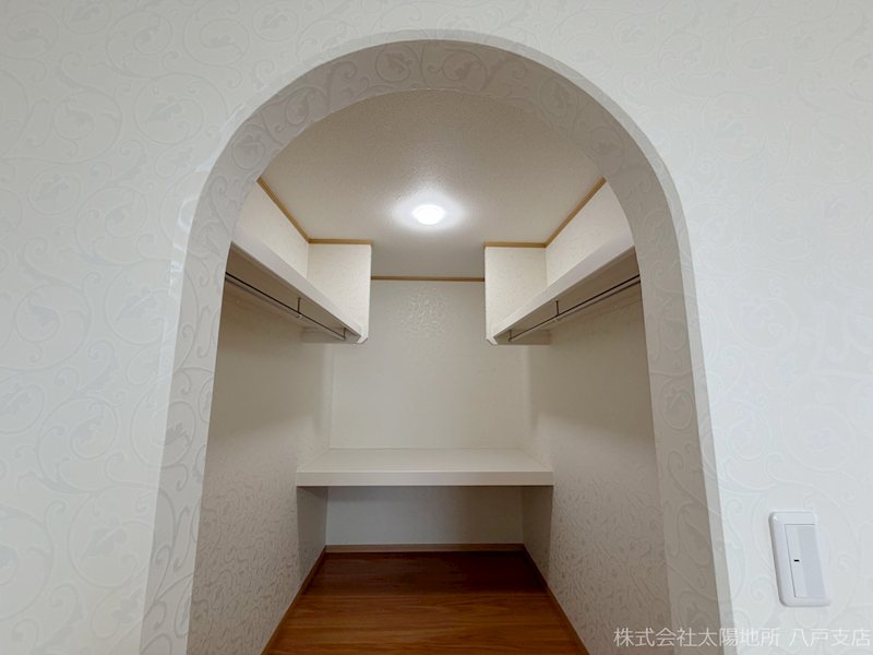 八戸市沼館1丁目　B1 内観写真（収納）