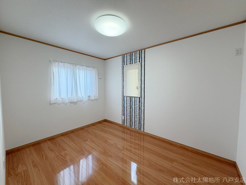 八戸市沼館1丁目　B1 内観写真（リビング以外の居室）