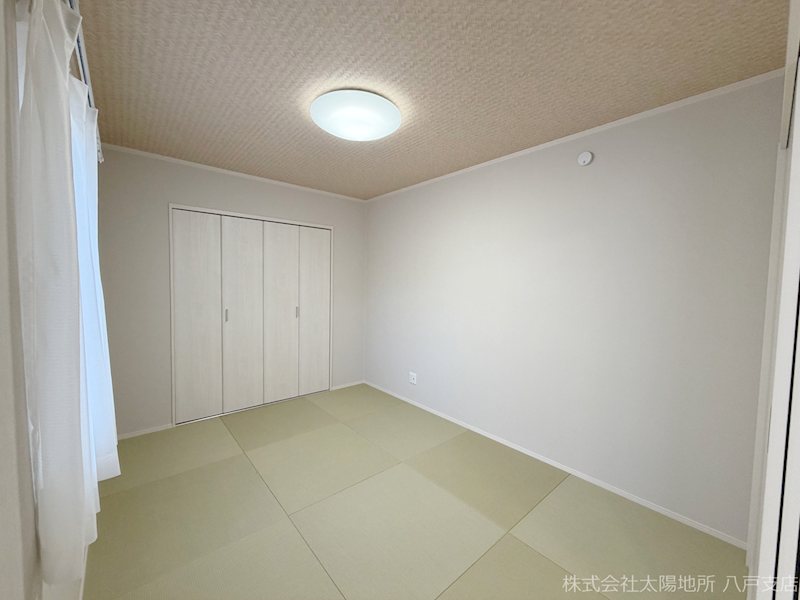 八戸市沼館1丁目　B2 内観写真（リビング以外の居室）