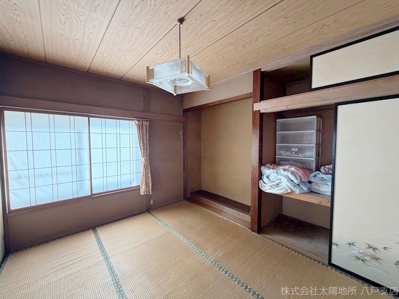 八戸市大字鮫町字山四郎蒔目　中古戸建 内観写真（リビング以外の居室）