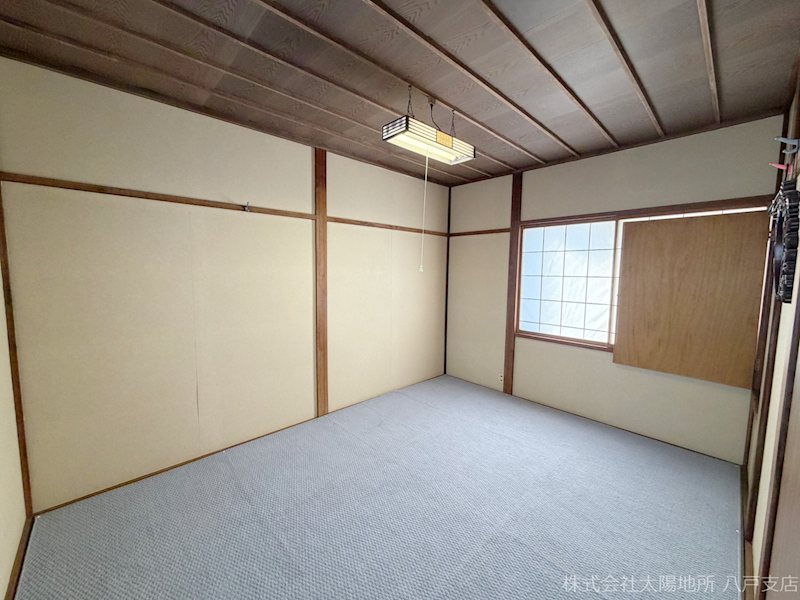 八戸市大字鮫町字山四郎蒔目　中古戸建 内観写真（リビング以外の居室）