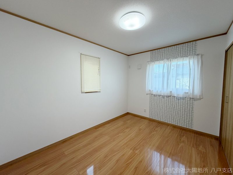 八戸市石堂3丁目　建売住宅 内観写真（リビング以外の居室）